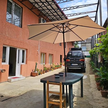 Guest House Amo 쿠타이시 외부 사진