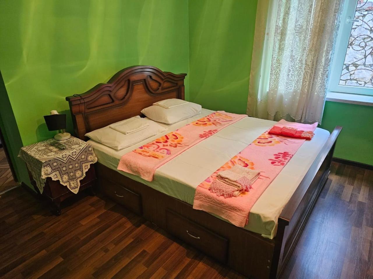 Guest House Amo 쿠타이시 외부 사진
