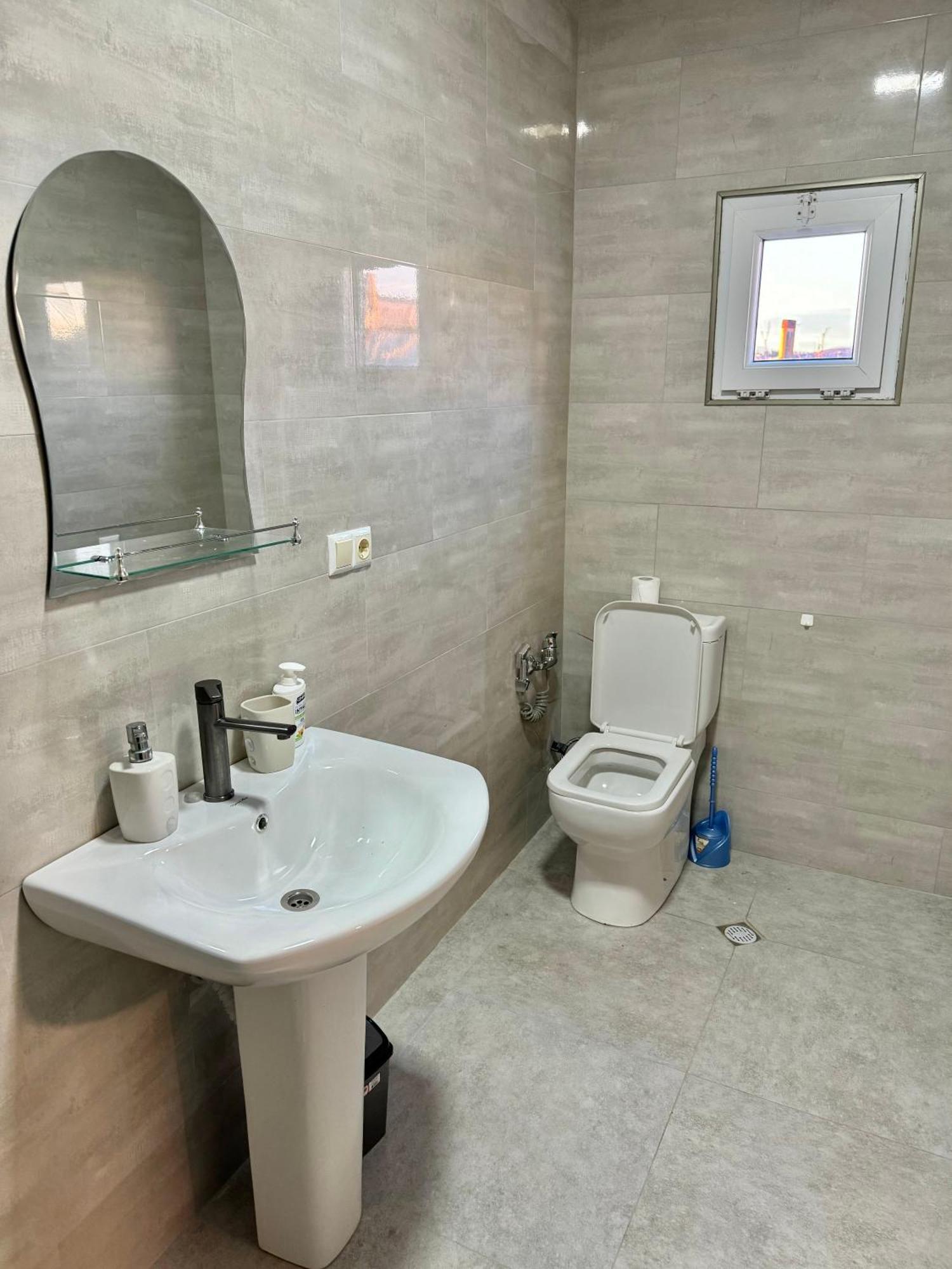 Guest House Amo 쿠타이시 외부 사진