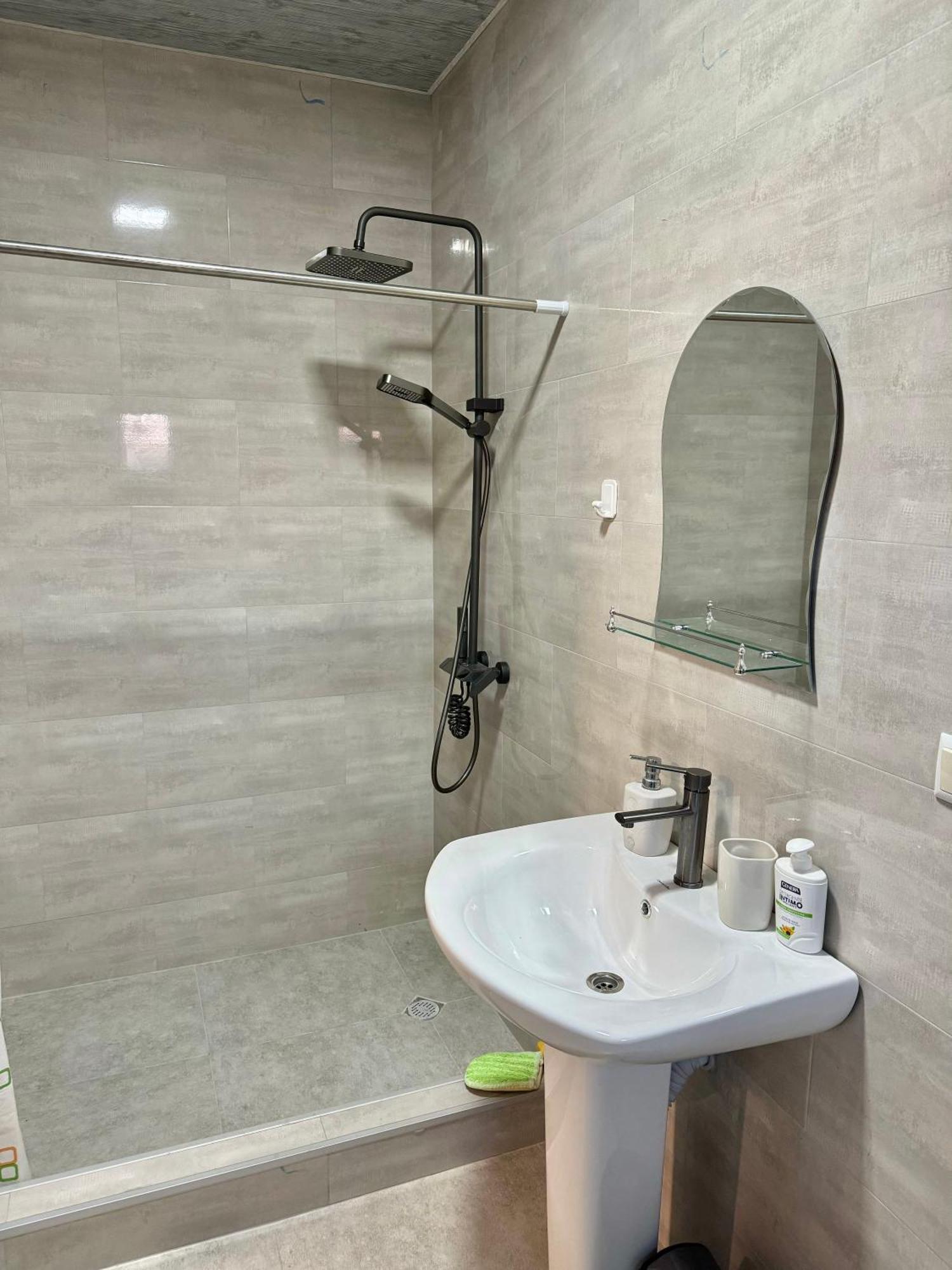 Guest House Amo 쿠타이시 외부 사진
