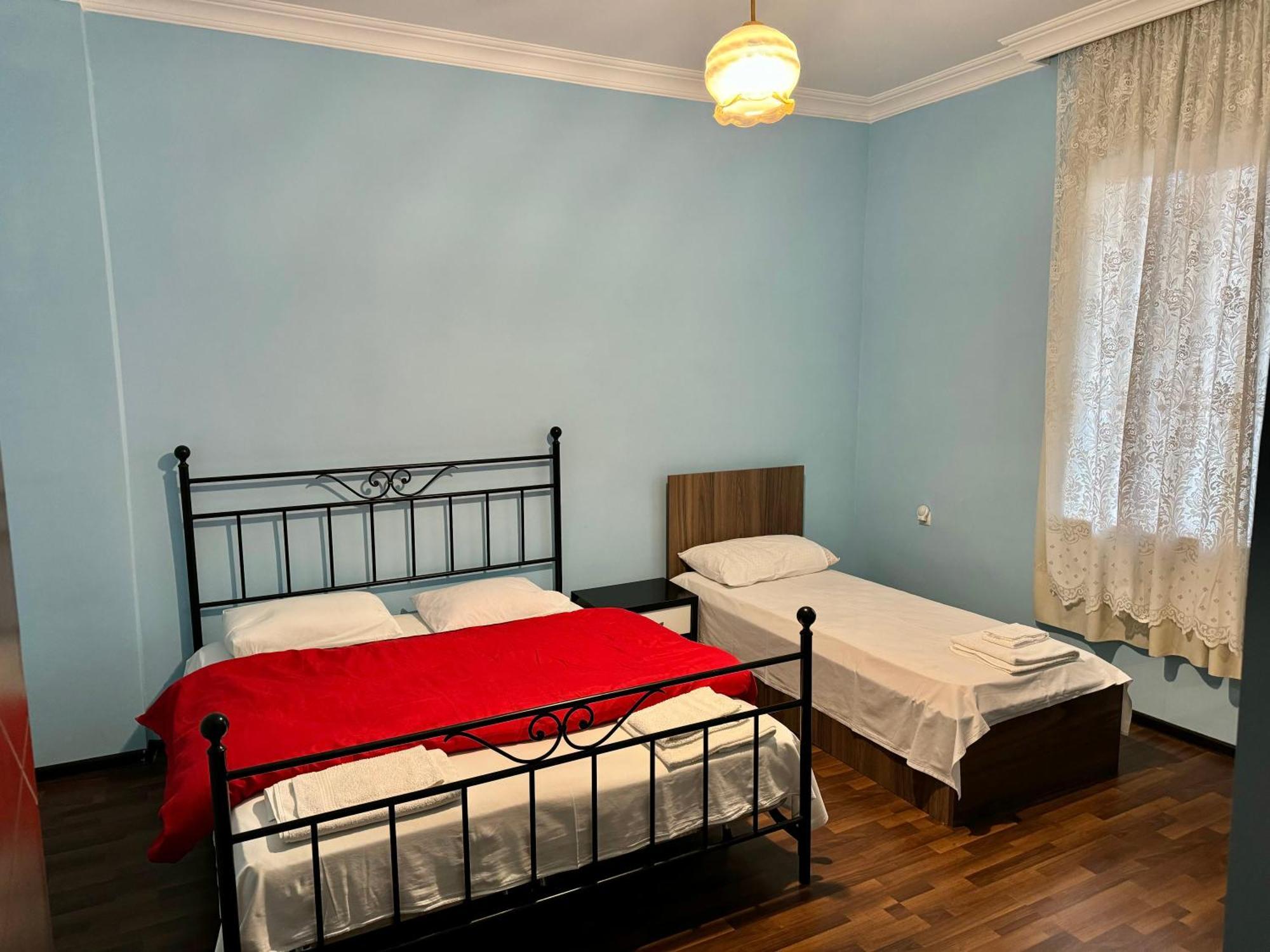 Guest House Amo 쿠타이시 외부 사진